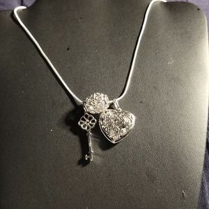1  Key to the Heart Pendant Necklace .925 Sterling Silver